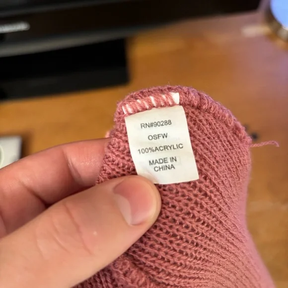 Adidas Hat Women’s Trefoil Logo Embroidered Blush Pink Beanie One Size - Picture 3 of 3